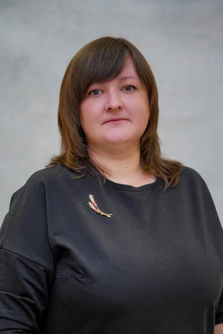 🎉🎁Сегодня мы хотим поздравить с Днем рождения методиста школы Лидию Сергеевну Алекбер...