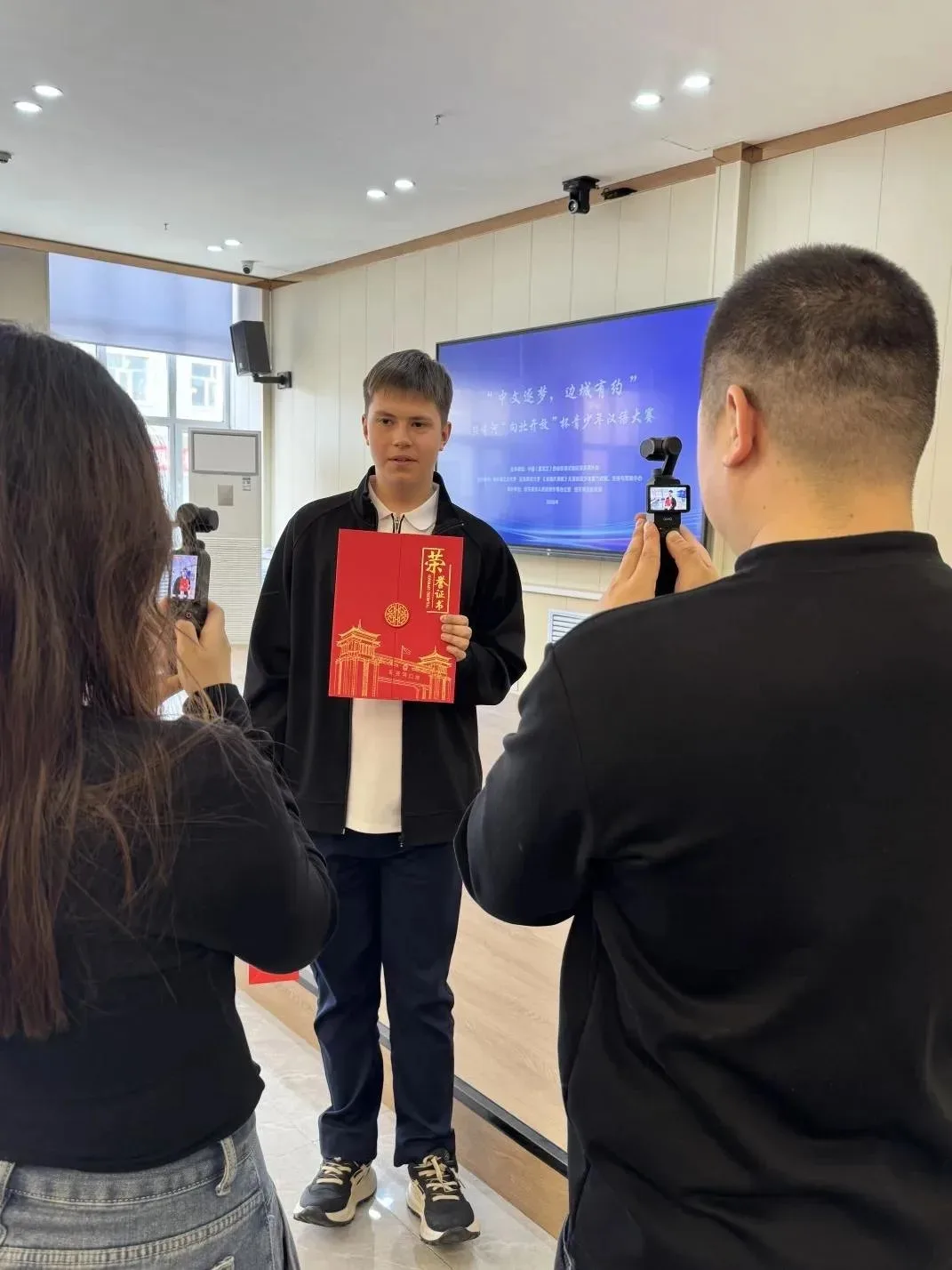 🥇 Наш ученик — лучший в Китае!  Максим Гусев, ученик школы №2 г. Дальнереченска, победил на Междунар