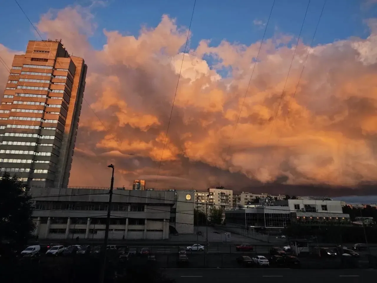 Воздушные облака на закате 🌆