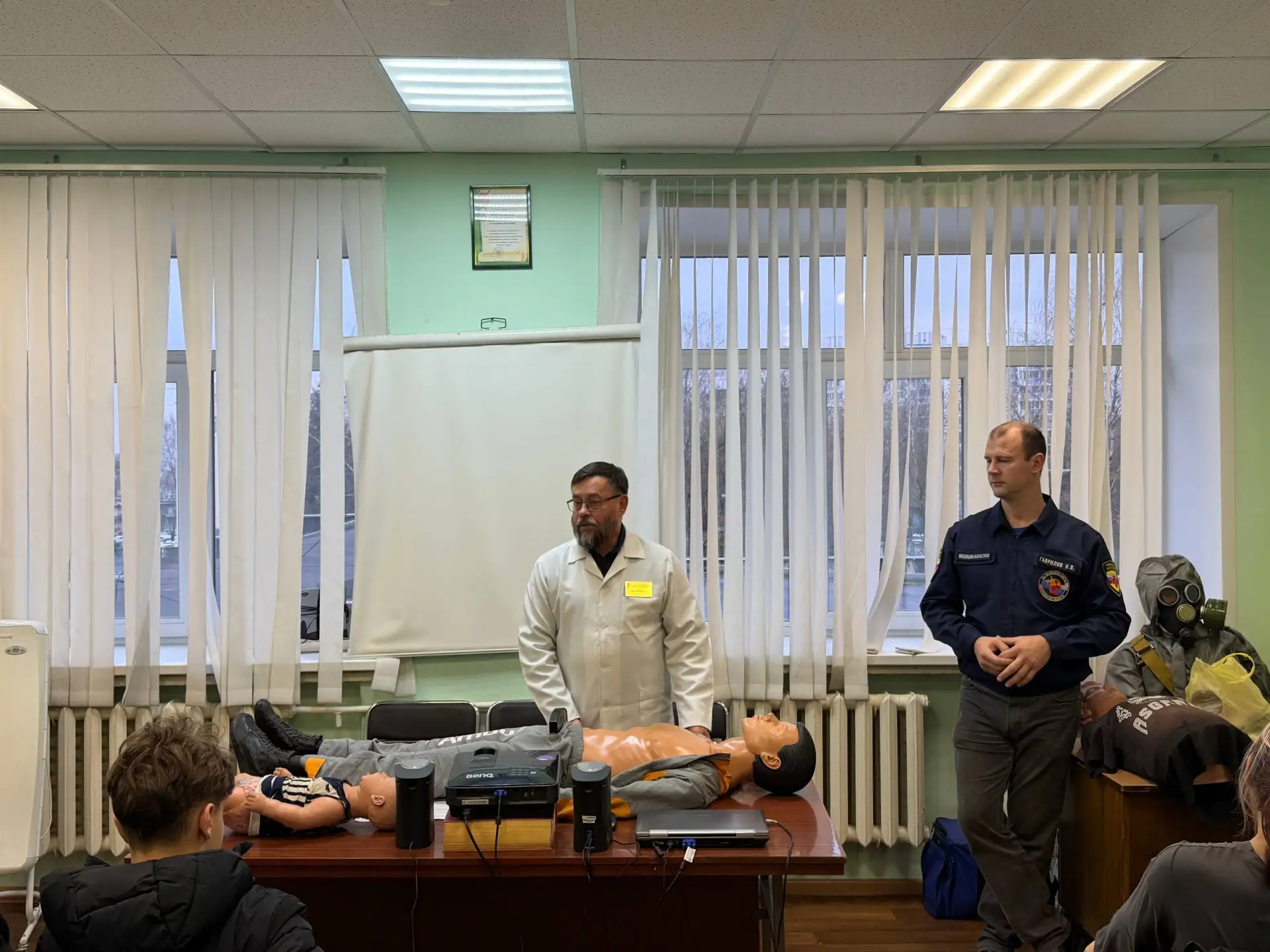 28 ноября нашу станцию скорой медицинской помощи посетили ребята из гимназии № 25. Под ...