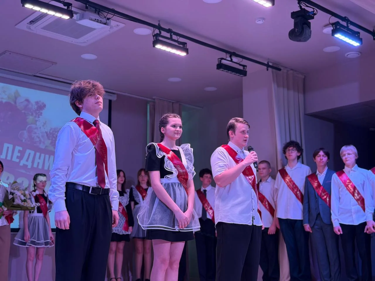 🎓 Победа «сердцем» и прощание с детством  Сегодня для школы №38 прозвенел Последний звонок — трогате