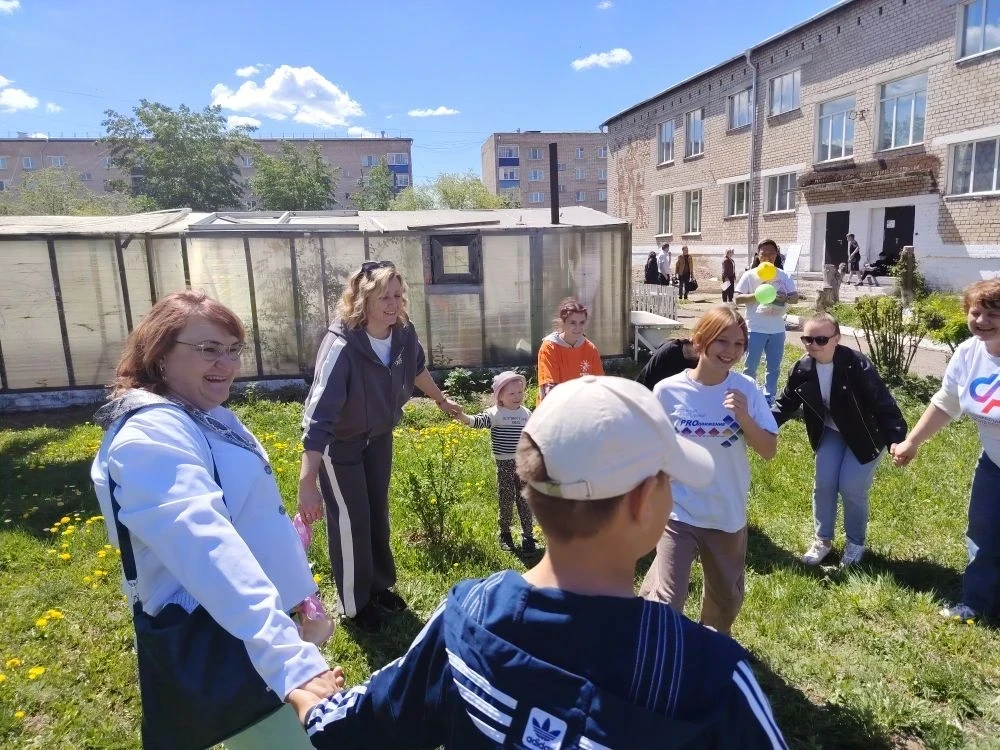 В День защиты детей Минфин Забайкалья поздравил воспитанников центра помощи детям в поселке Карымско