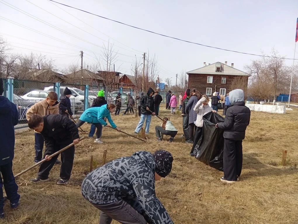 🌱 В рамках "Дня Эколят"  для Орлят России в нашей школе был организован субботник🍀  Ребята дружно на