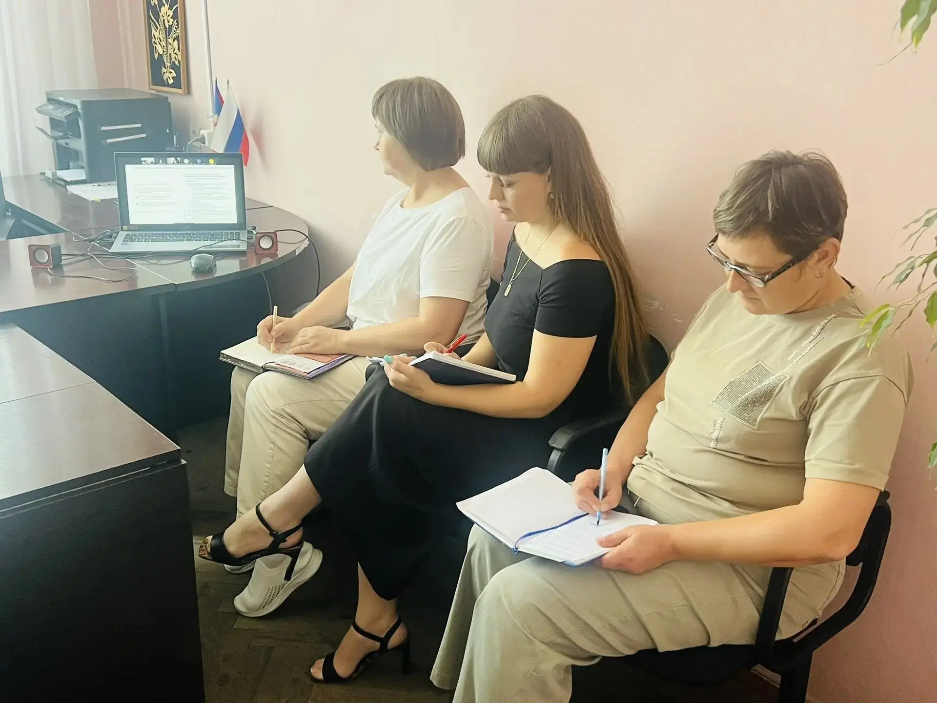 🏛 Руководители учреждений культуры Белоглинского района актуализируют кадровые докумен...