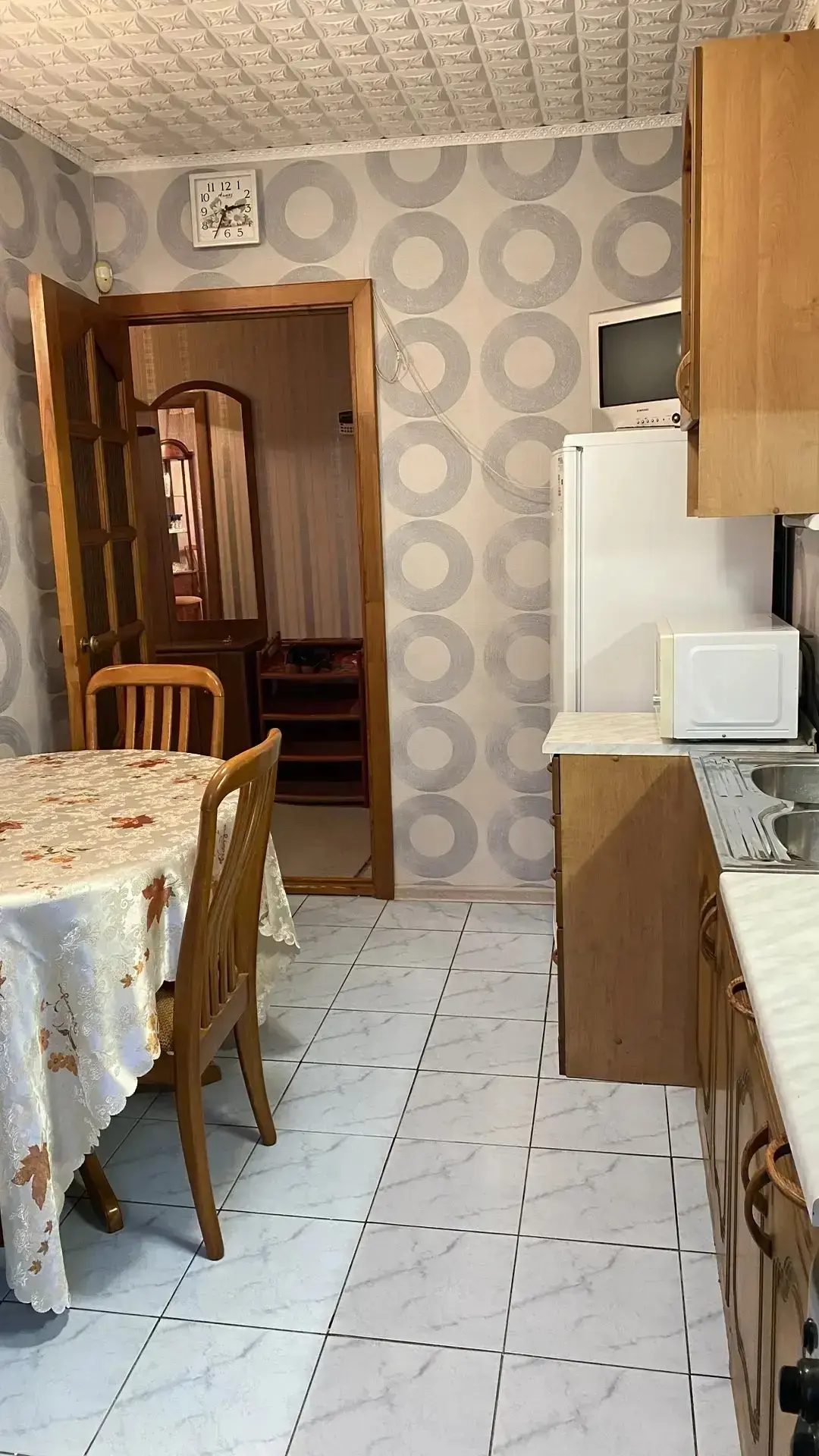 Г Казань  Сдаём  долгосрочно 3х комнатную  квартиру  на улице АМИРХАНА, 95 около Акимбо.  В квартире