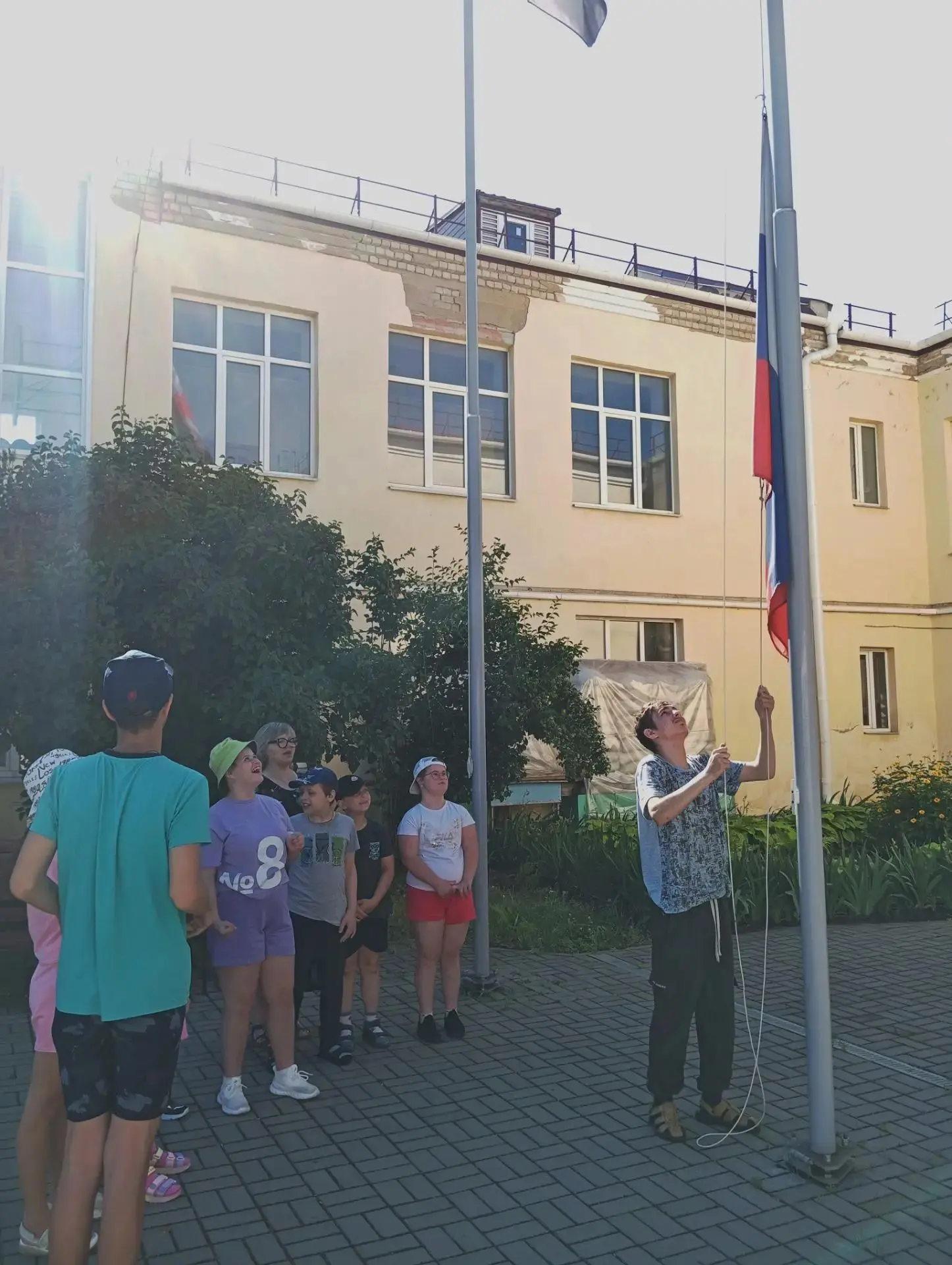 🎉 Сегодня состоялось открытие второй смены школьного лагеря "Дружба"! 🎉
Наши ребята с улыбкой и от