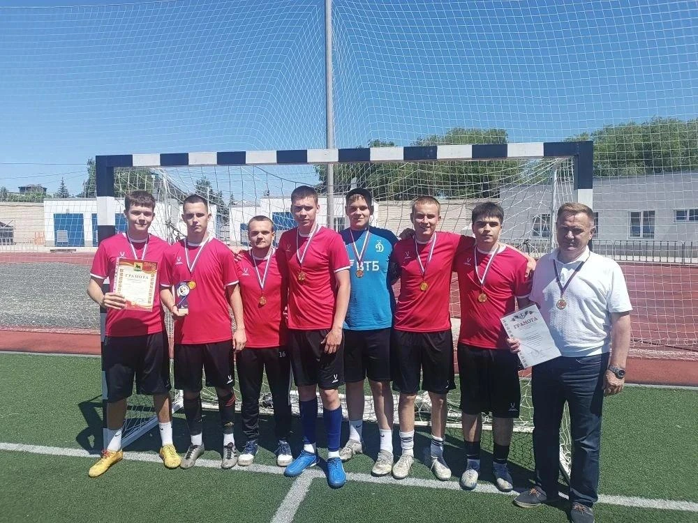 ⚽️ Команда Сызранского филиала СамГТУ — победитель городских соревнований по футболу!

Сборная Сызра