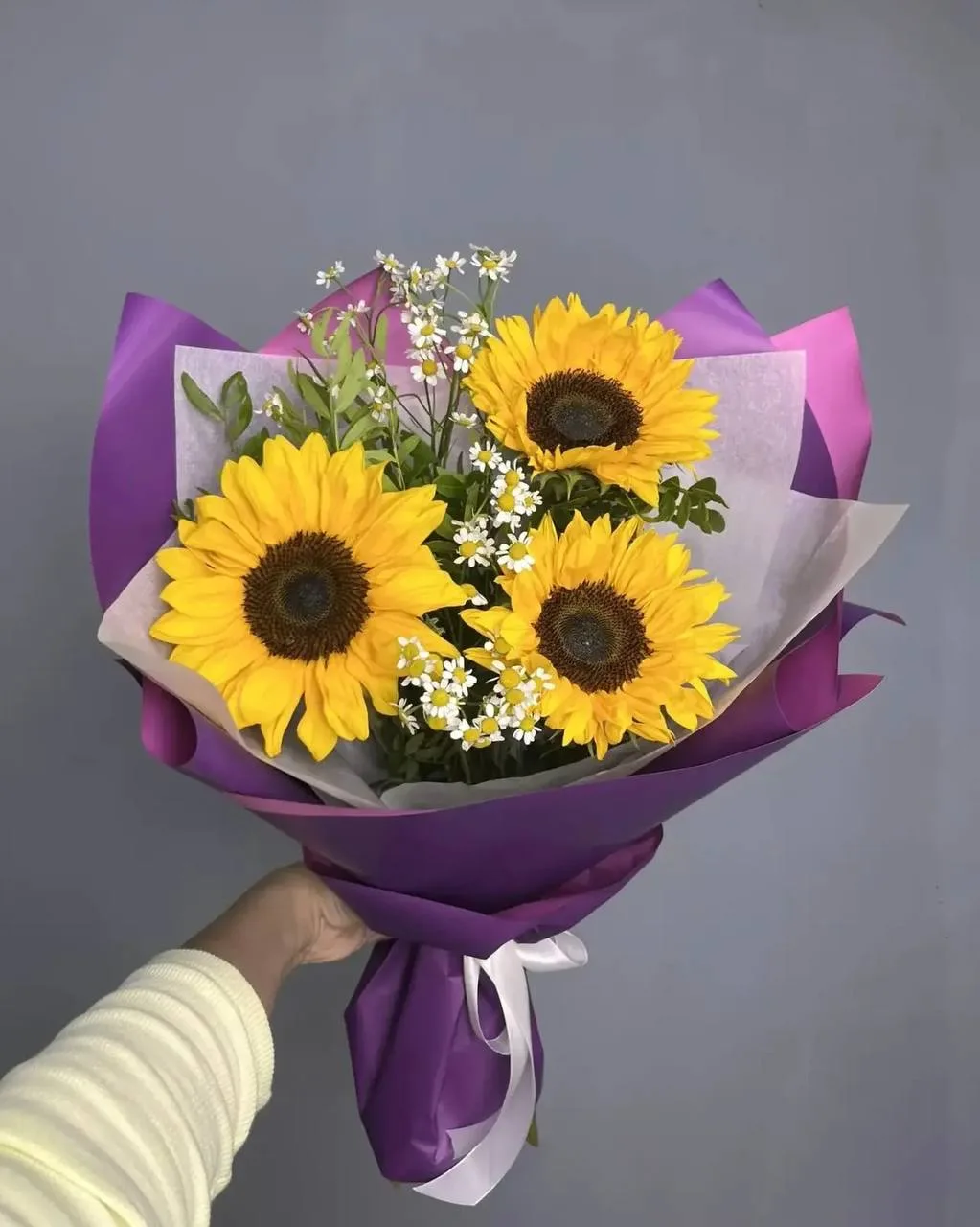 Секрет хорошего дня — цветы в руках! 🌼
