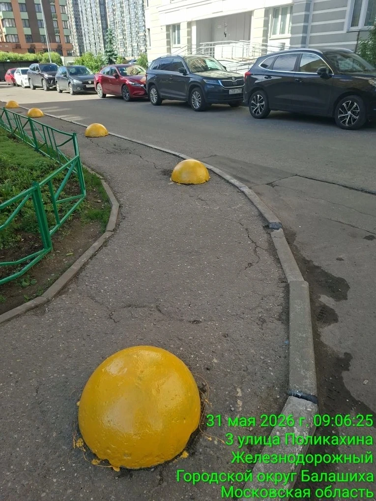 Проведена покраска сфер по адресу улица Поликахина дом 3