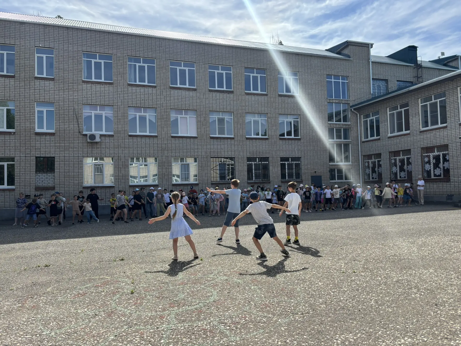 ☀️ Вторая неделя в «Солнечном городе» началась по-настоящему заряженно!

Утро встретило нас бодрой з