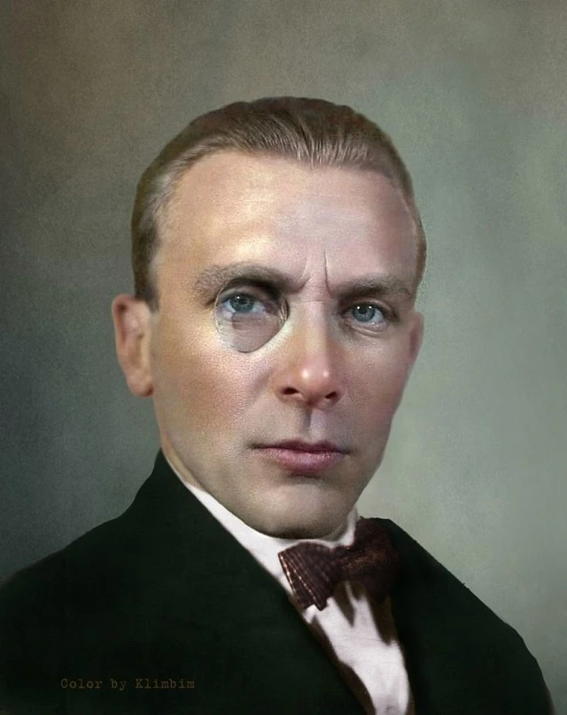 15 мая 1891 года родился Михаил Афанасьевич Булгаков — русский писатель советского пери...