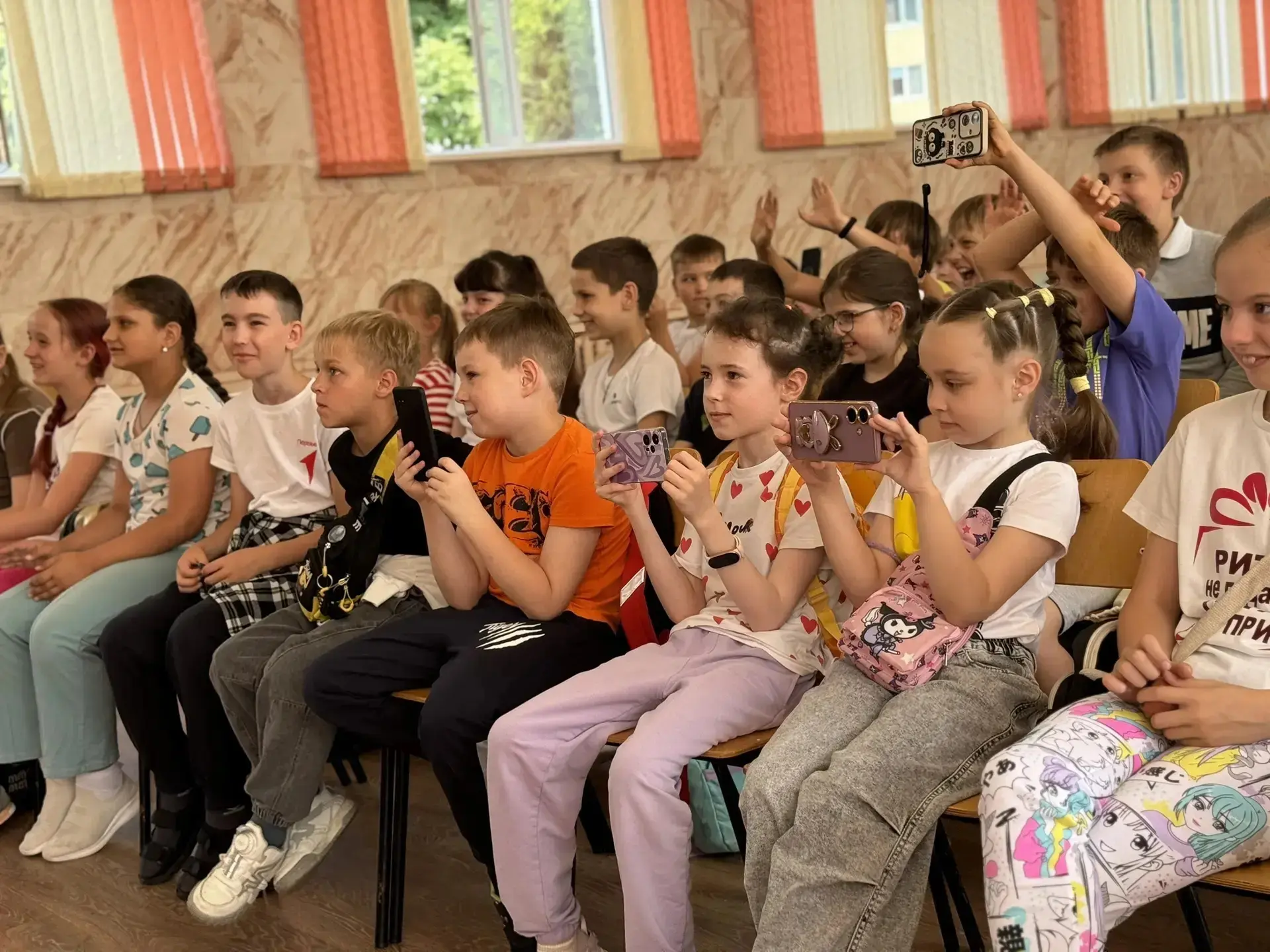 🤹‍♂️🎪🤹‍♀️ Настоящий праздник в школьном лагере «Дружба»! Сегодня к нашим ребятам в гости приехал 