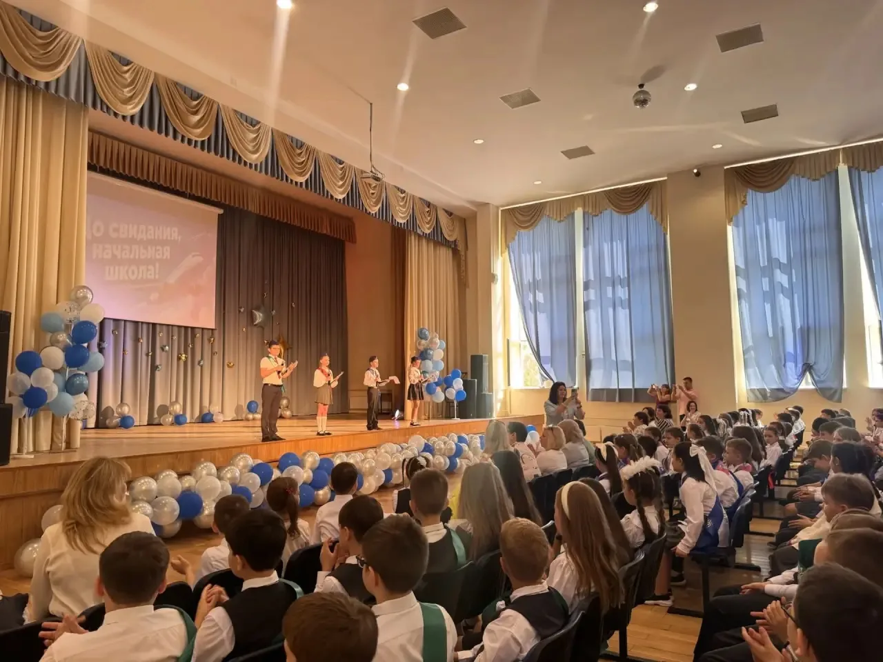 22 мая состоялся выпускной у наших 4-х классов 🎓  Позади важный этап школьной жизни — четыре года уч