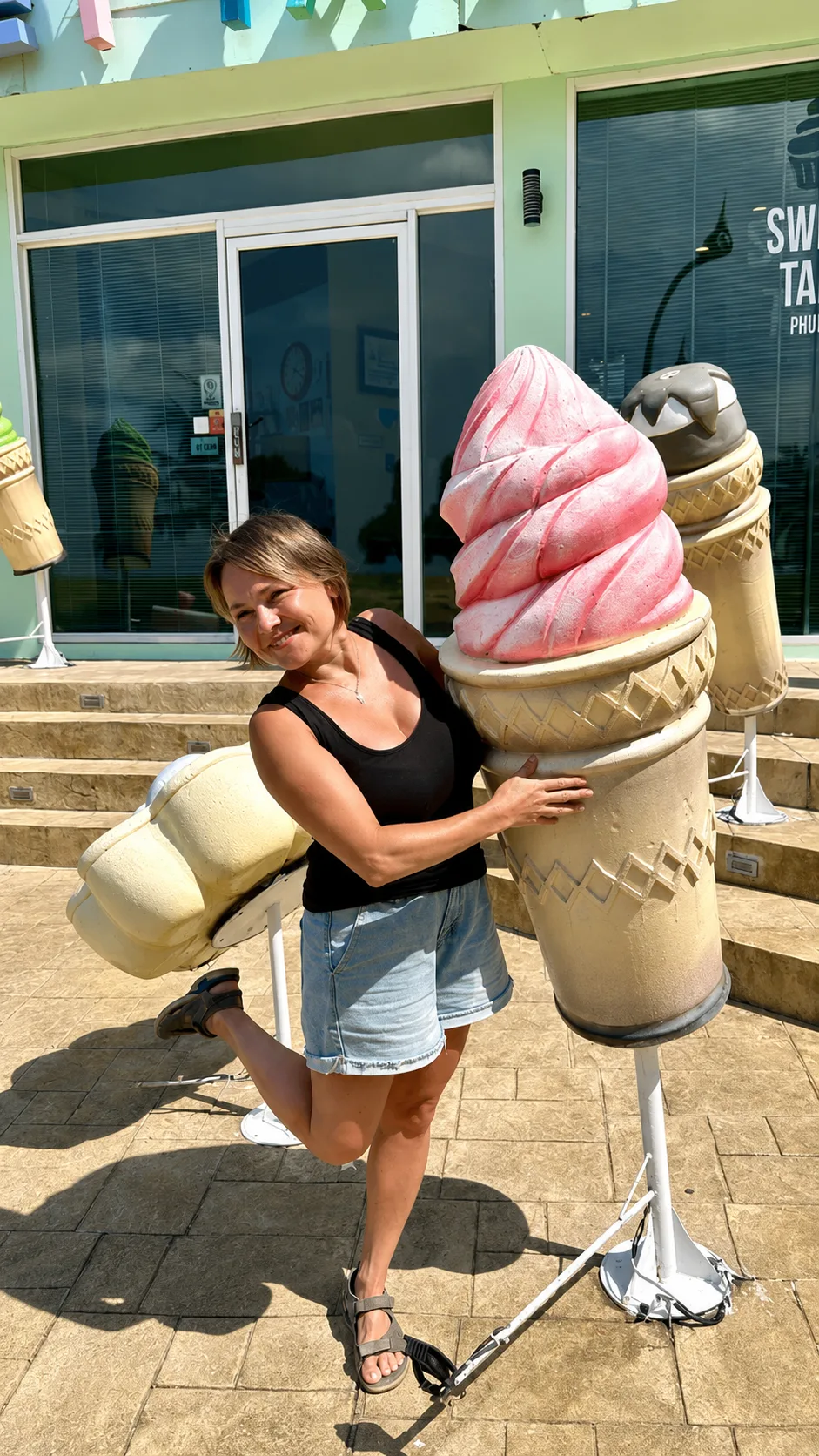 С днём мороженого, друзья! 🍦

А вы какое больше всего любите? И вообще, позволяете ли себе такое?
Я