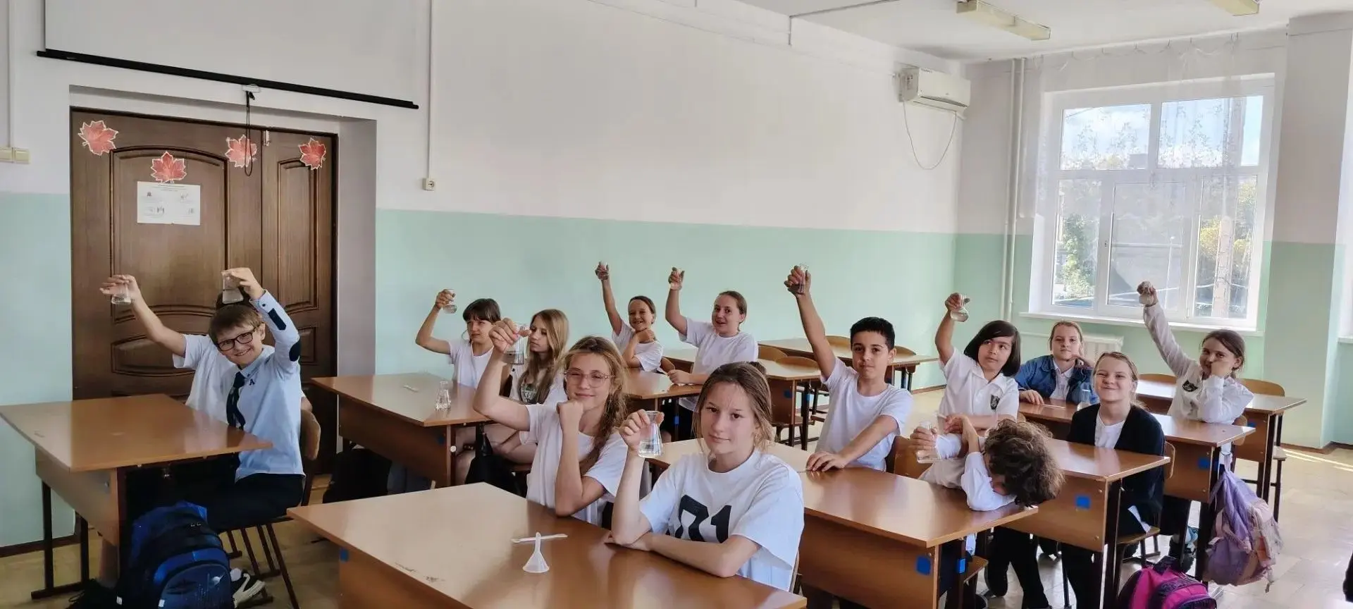 Учащиеся 5 «Э» класса познакомились со свойствами воды, провели опыты в рамках внекласс...