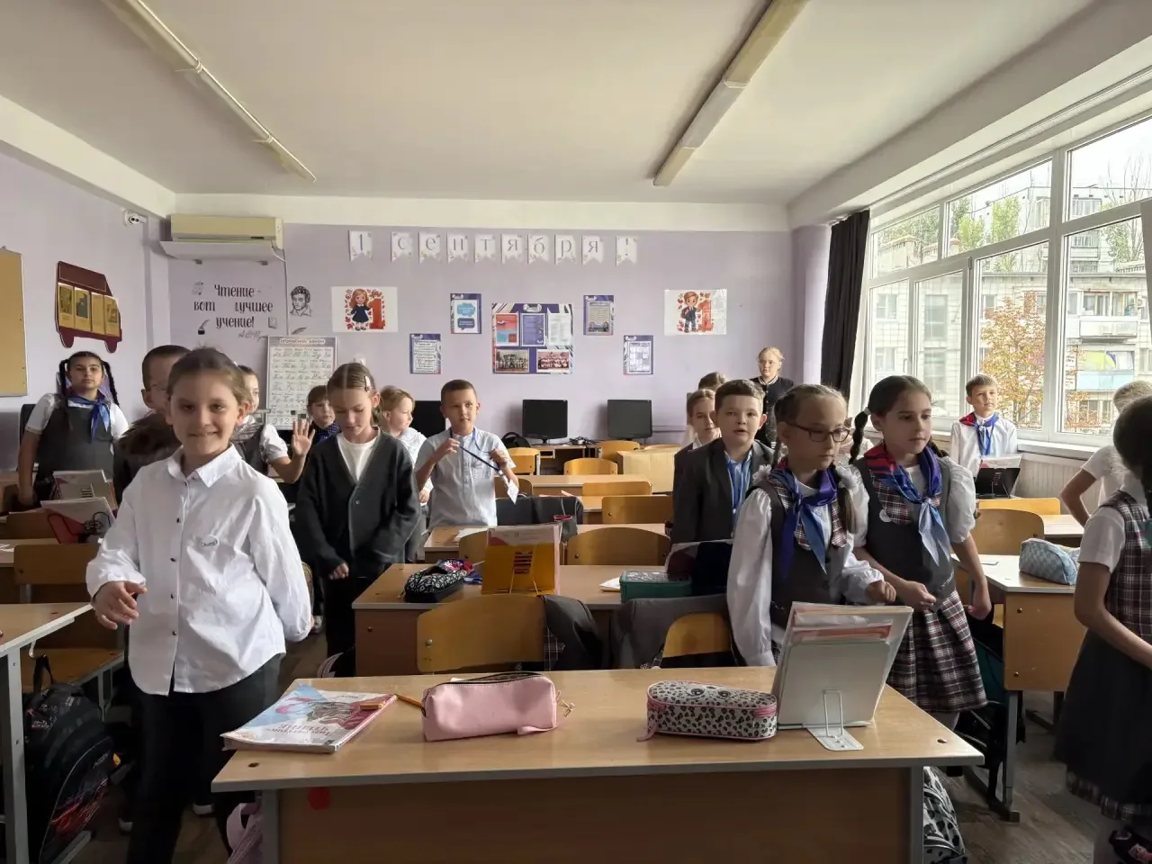 ✅ Безопасность на дороге: классный час по ПДД в 2 «В»