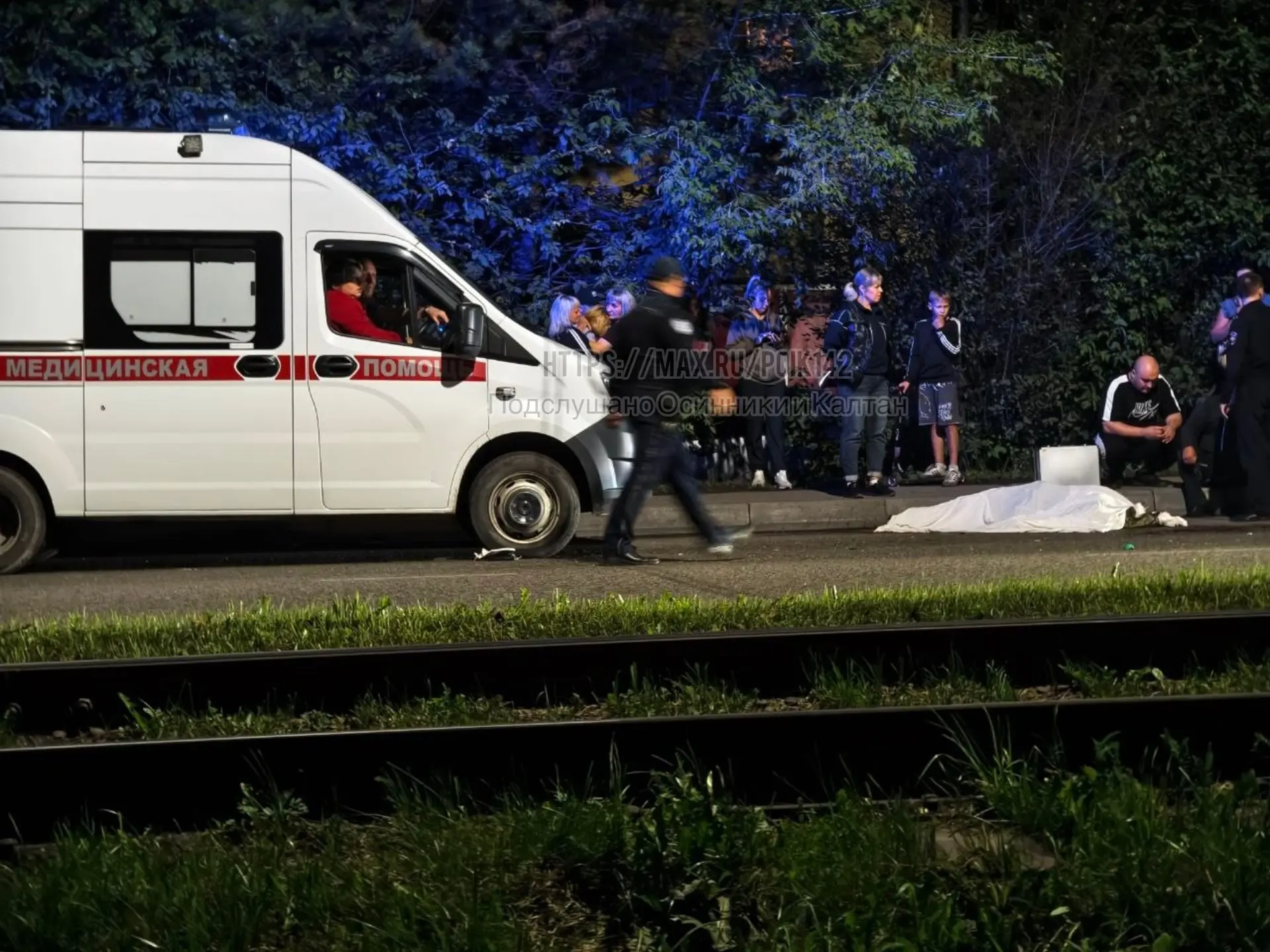 ДК «Октябрь». Разбился мальчик, приехала скорая и полиция