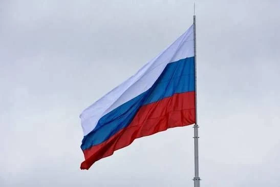 35 лет назад официальным символом России был утвержден триколор.