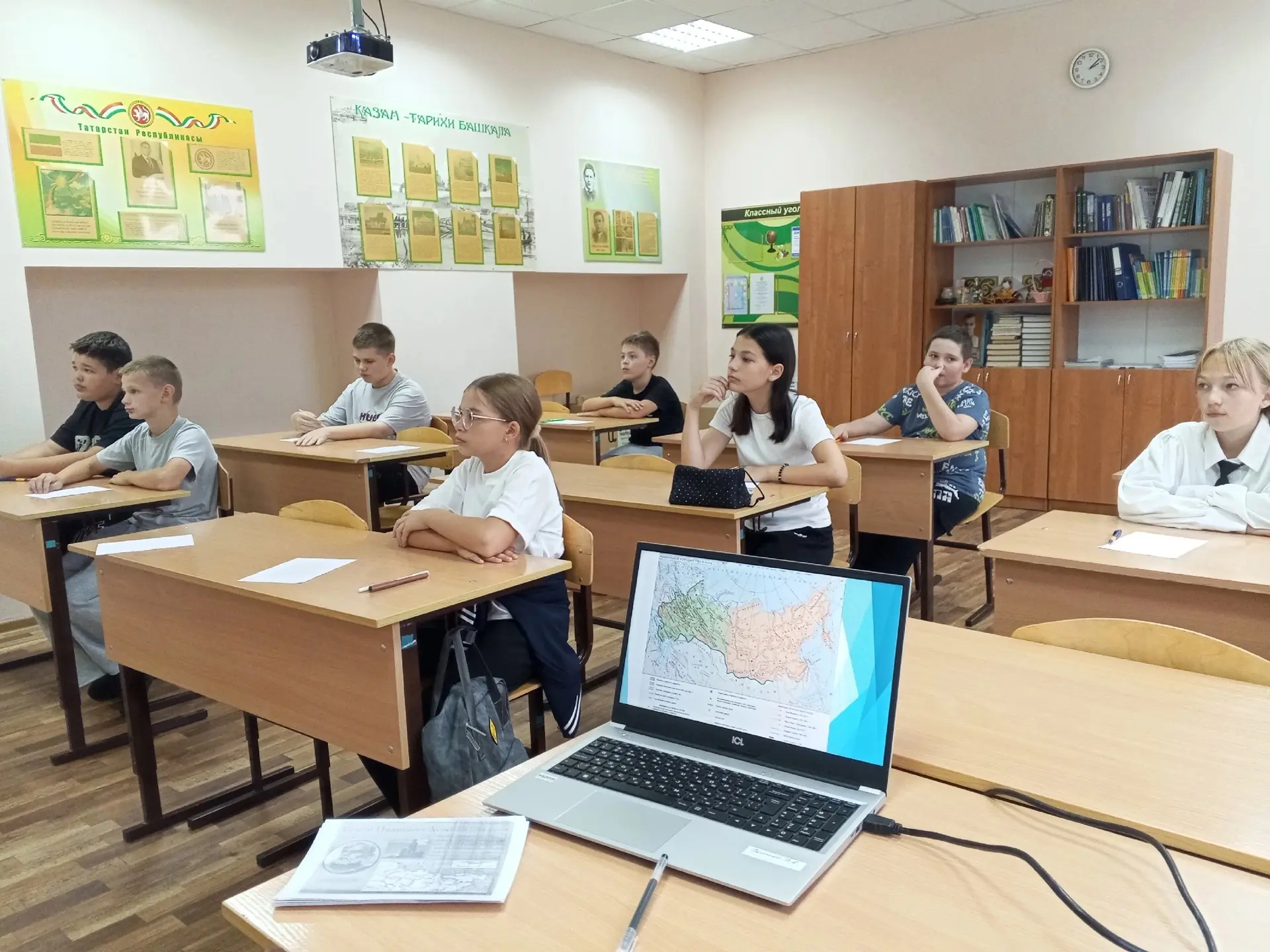 В рамках внеурочной деятельности "Великие достижения соотечественников" в 6 классе пров...