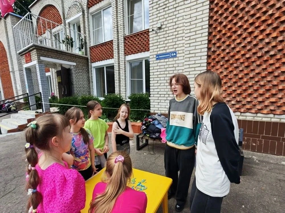 Сегодня девчонки и мальчишки нашего пришкольного лагеря побывали в гостях в Узловском ц...