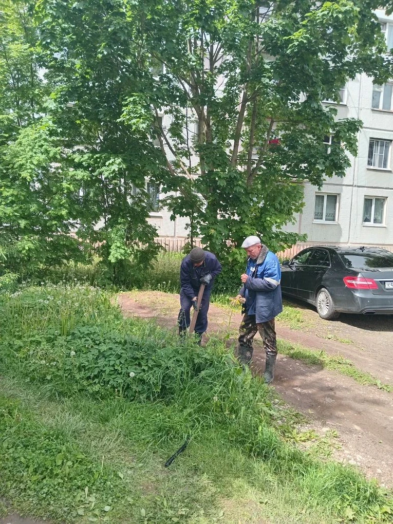 Произведена прочистка канализации по адресу: д.Чечулино, ул. Воцкая д. 2,1,3 сотрудниками ВКУ-3. ✅

