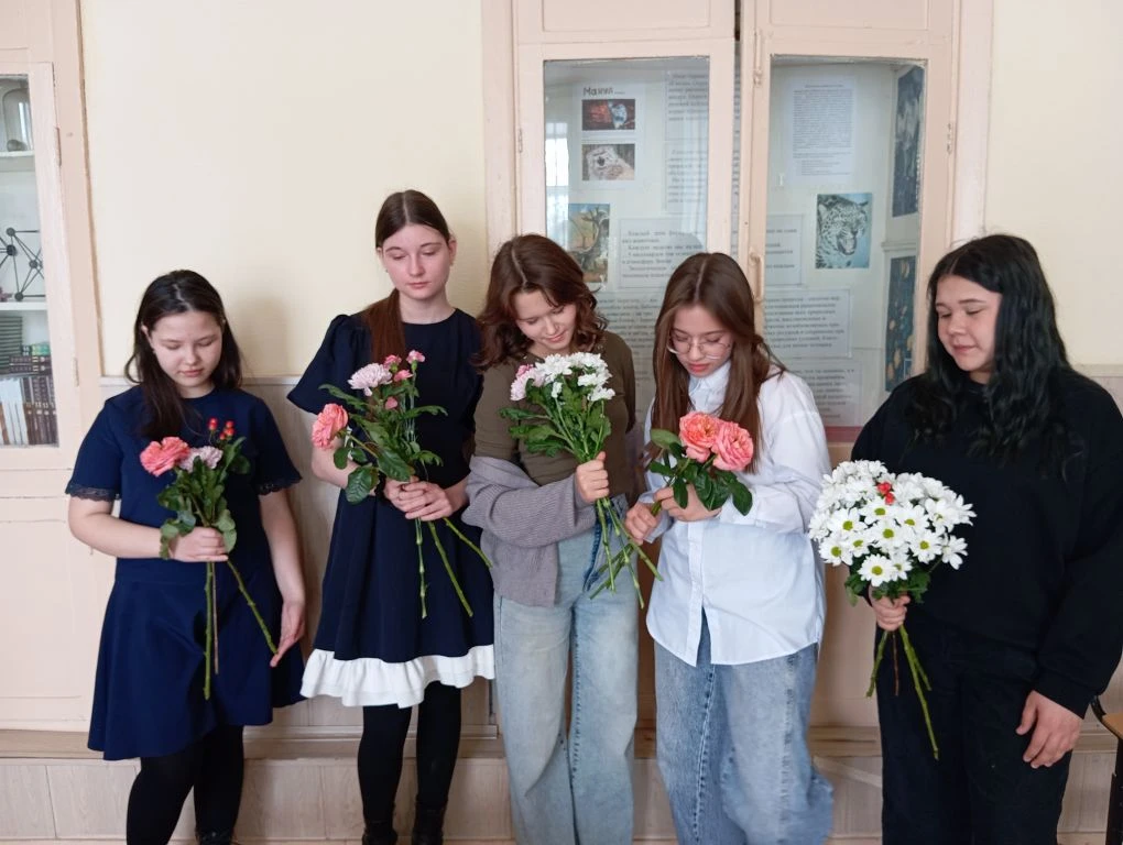 🎓 ПРОФОРИЕНТАЦИЯ  Ученики 7Е и 7А классов под руководством педагога-навигатора проекта «Билет в буду