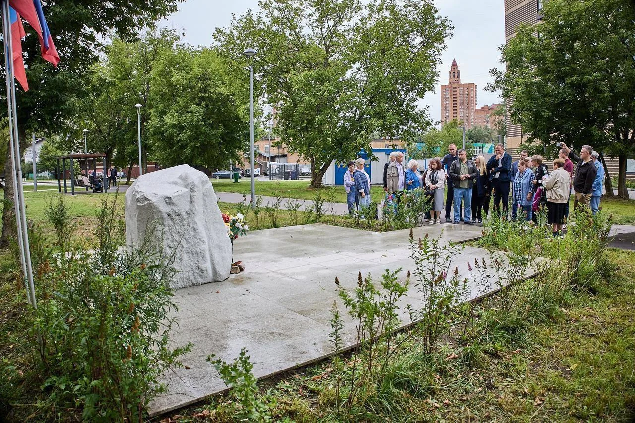 В Кузьминках обновят территорию у мемориала бойцам СВО