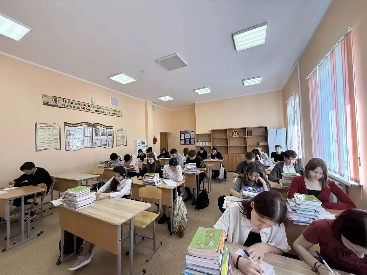 🎓 Внимание, родители и ученики!  📚В ближайшие дни у наших выпускников начинаются первые государствен