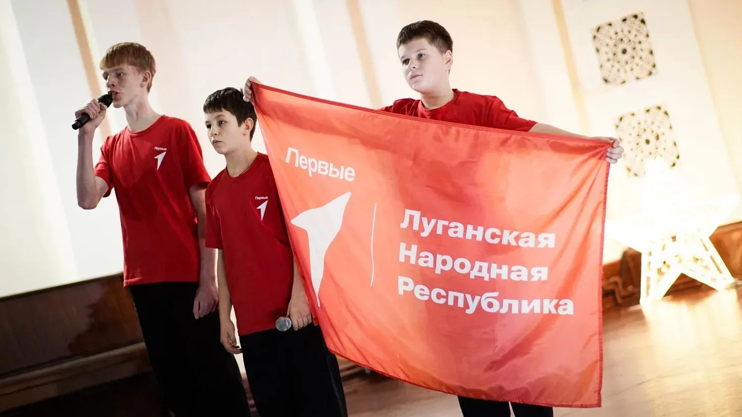 🫡В ЛНР подвели итоги работы детских общественных объединений в День пионерии.   Глава республики Лео