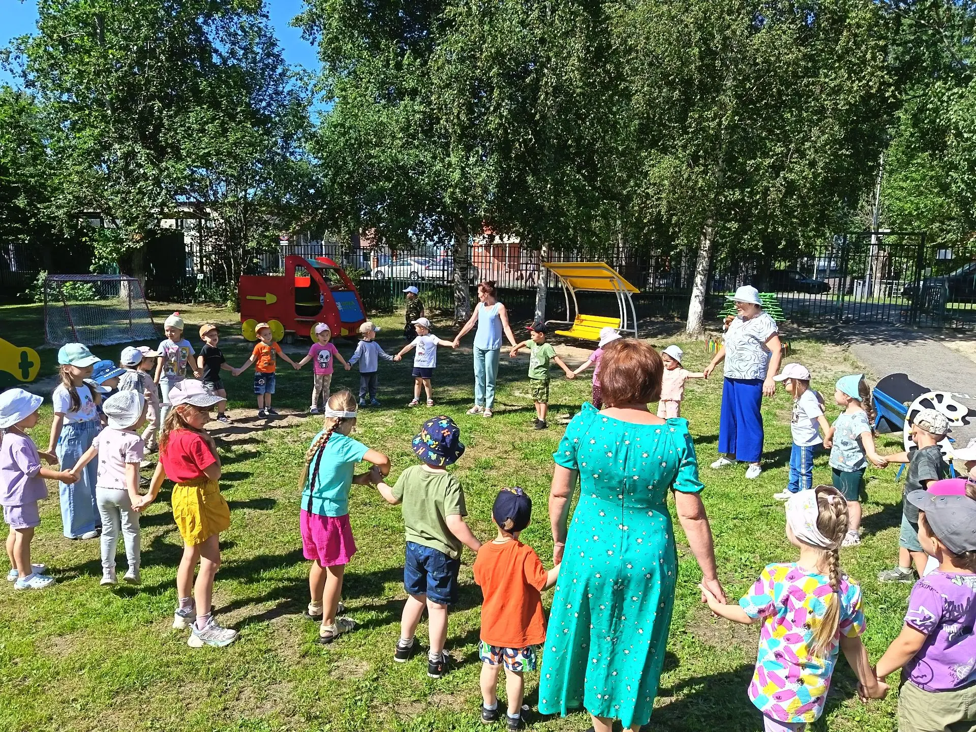🔥 Волшебство Ивана Купалы в нашем саду! ✨
В минувший вторник наш сад превратился в настоящую сказоч
