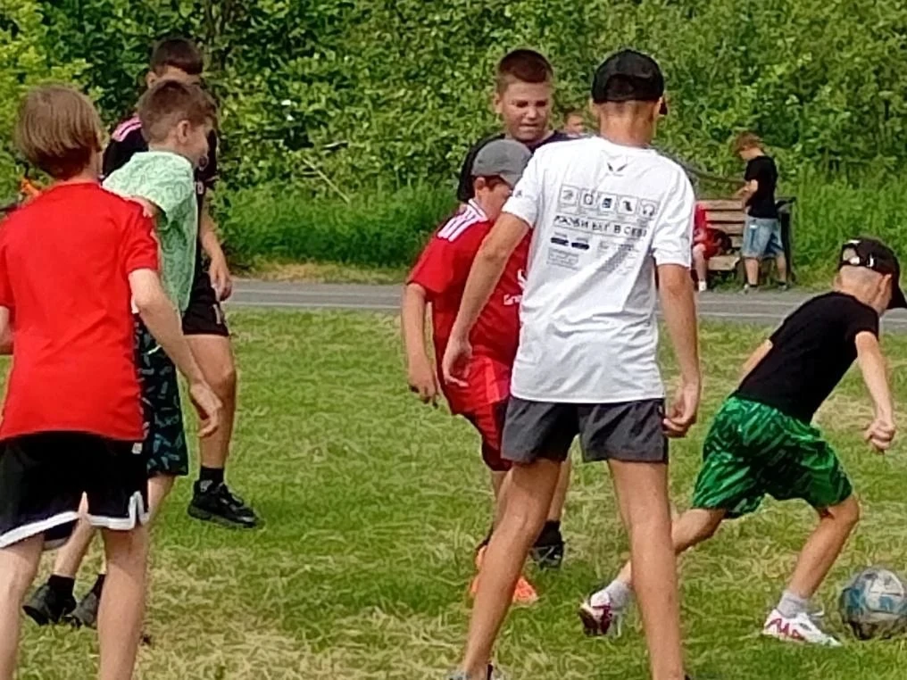 Матч состоялся! ⚽️🔥

Сегодня на нашей спортивной площадке мы провели классную игру в футбол, и атмо