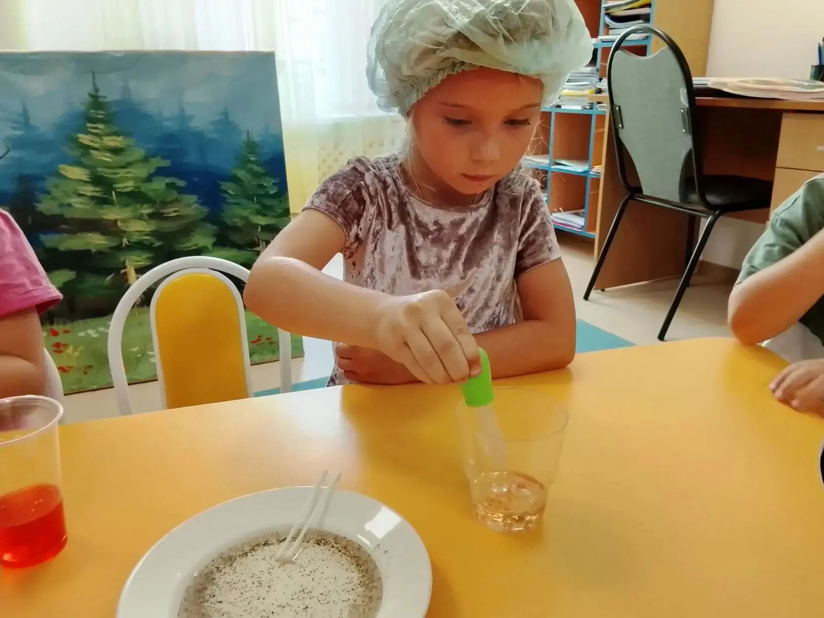 Настоящая научная лаборатория открылась в группе "Васильки".🧑‍🎓Мы провели "День опыто...