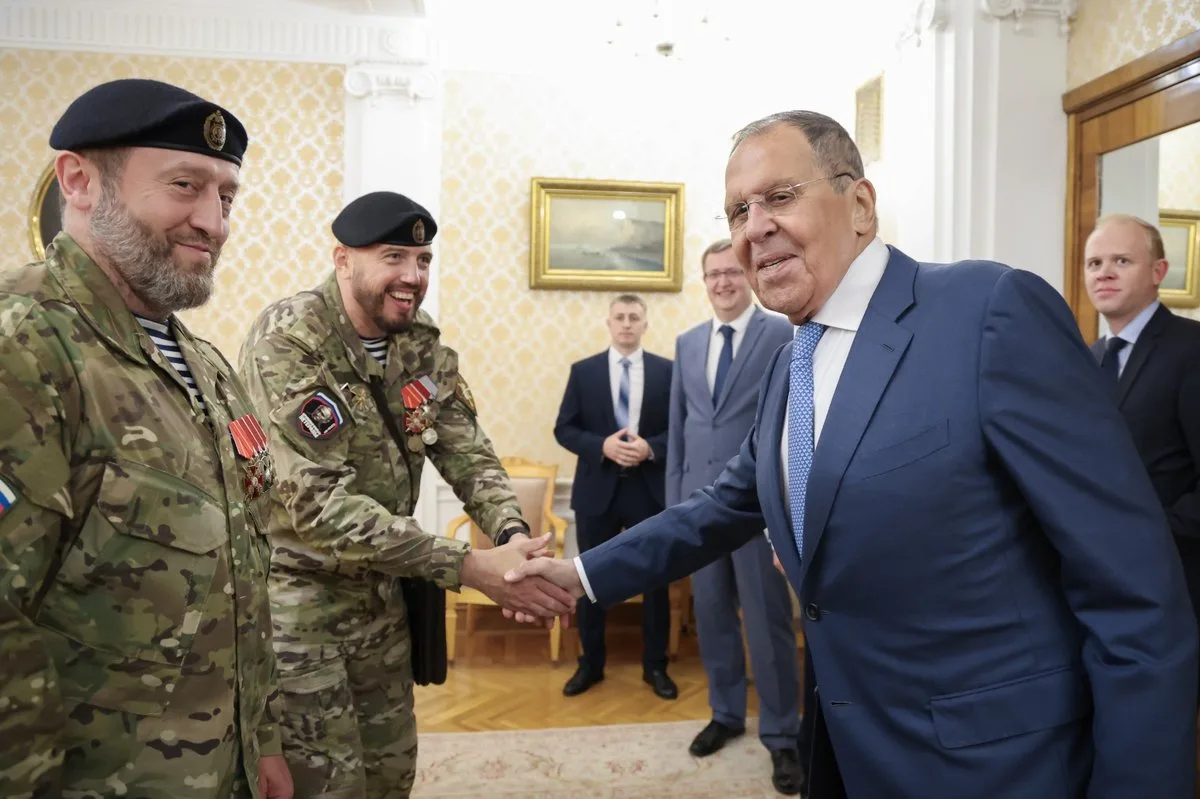 Офицер СВО из Стерлитамака получил награду МИД России от Сергея Лаврова