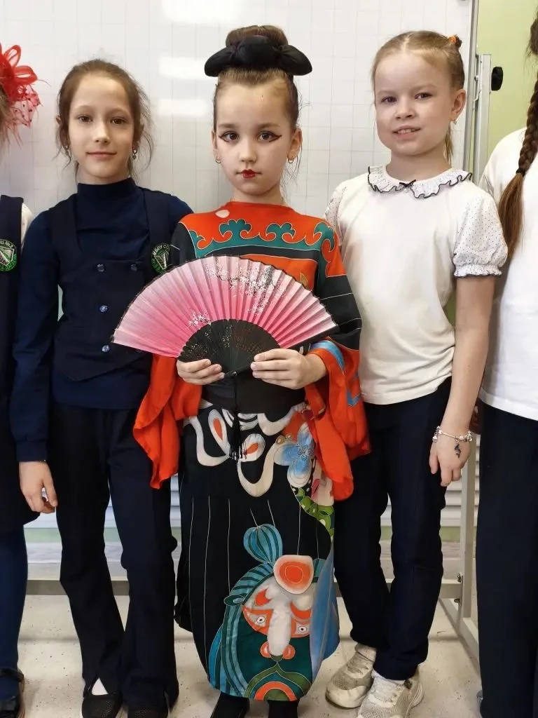 🌺🇨🇳 В рамках проекта «Орлята России» в треке «Орлёнок-мастер» в нашей школе прошли занятия, посвящён