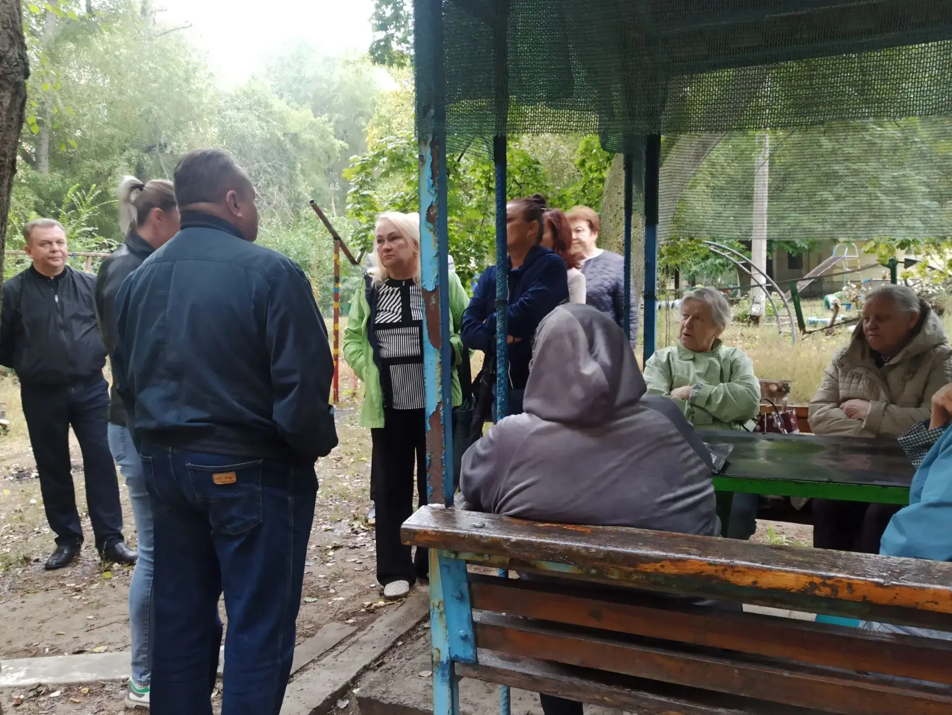 Сегодня принял участие в сходе граждан - жителей дома по пр. Киевский,38.