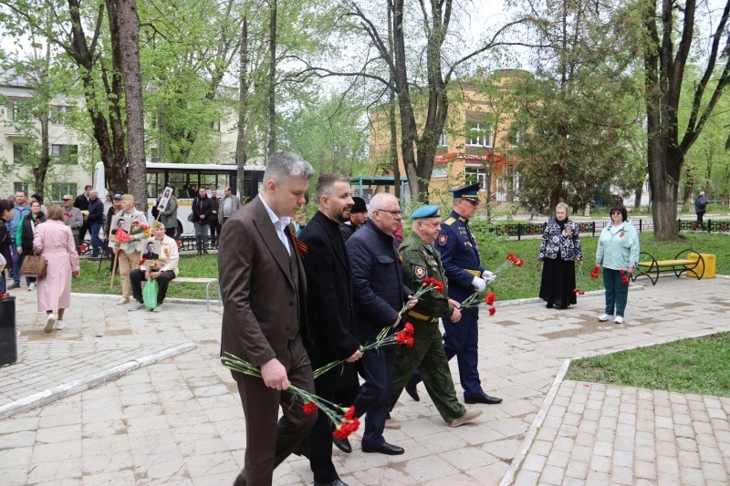 🎖️ У обелиска в микрорайоне Лопатинский воскресенцы почтили память погибших земляков   9 мая у обели