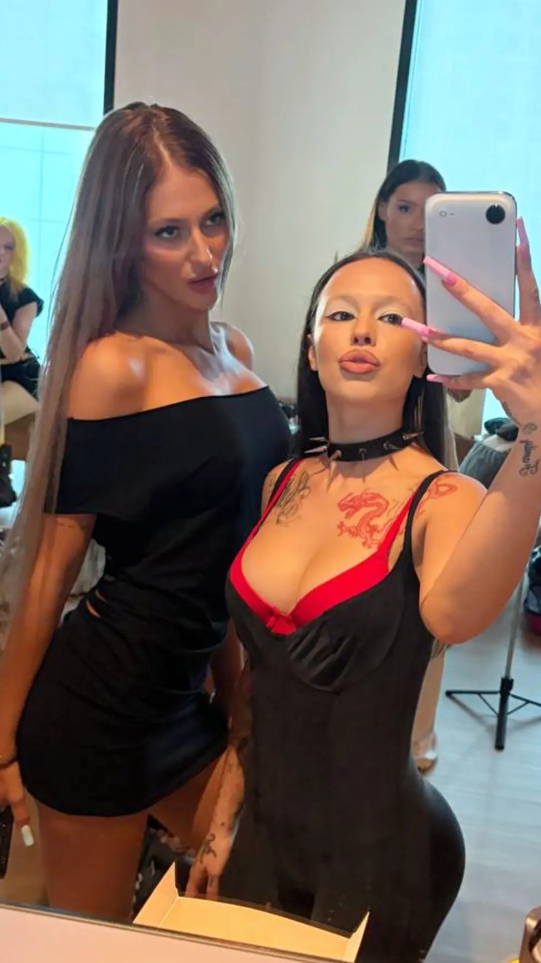 🤩 Инстасамка встретилась с Ариной Савастру в Дубае, они представили сниппет своего фита.