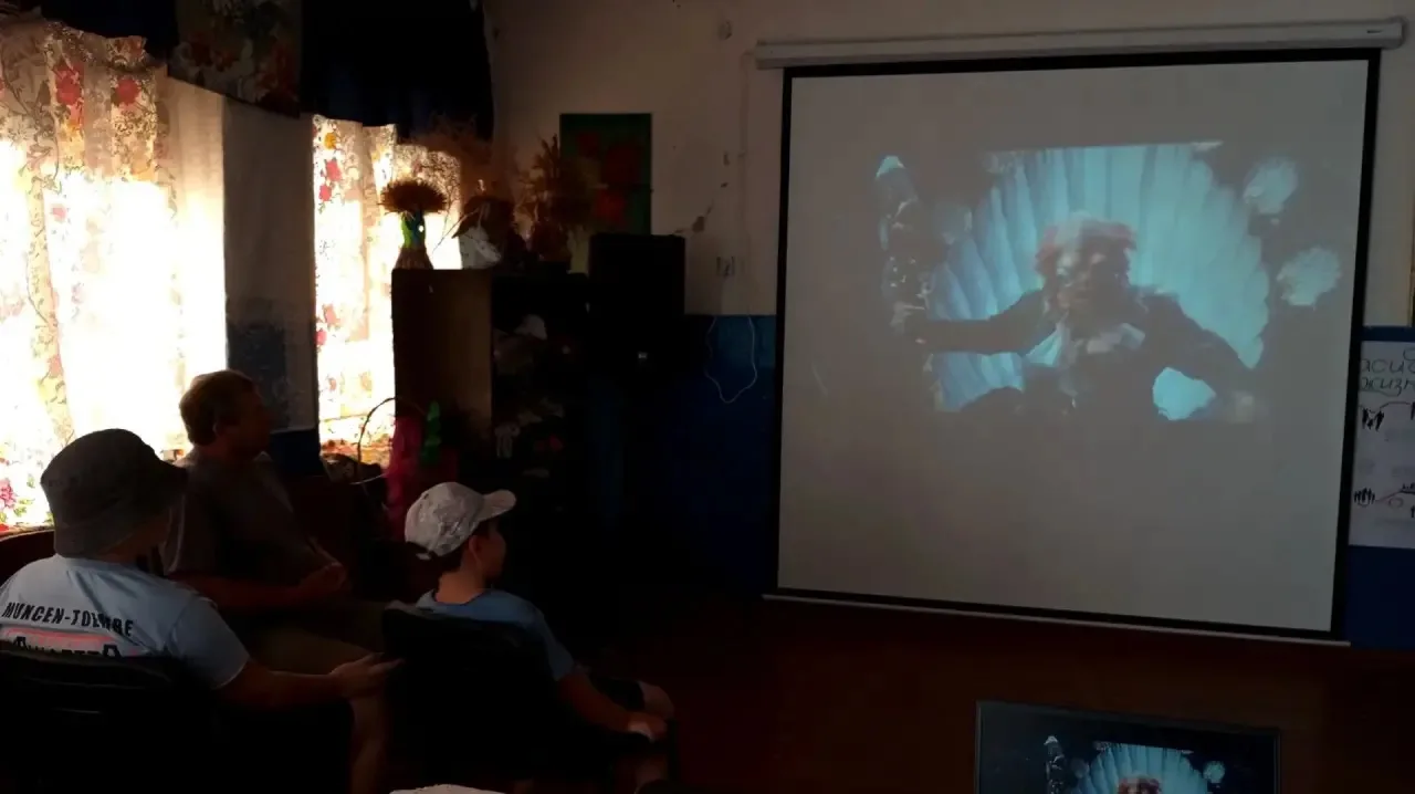 27.08.2026г. в филиале «Клуб Степовой» ко Дню  Российского кино прошёл киносеанс «По щу...