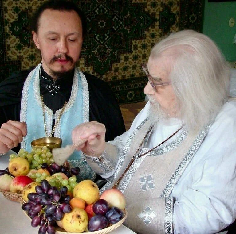 В День Преображения пред Христом, Царём царей, предстали люди всех трёх царств: небесно...