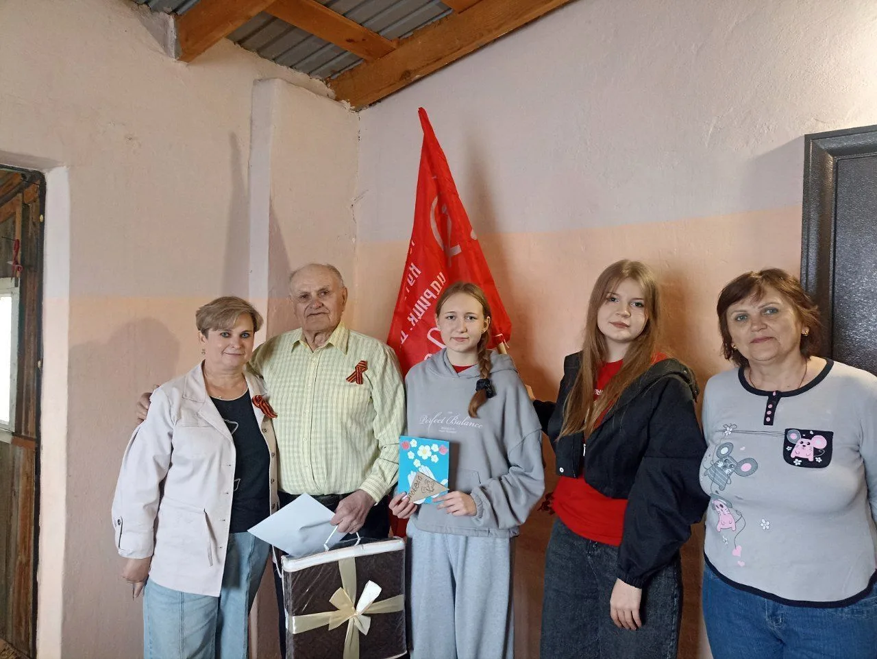 🌟Открытки в знак благодарности: активисты Новомирской школы поздравили детей войны. 🎗...