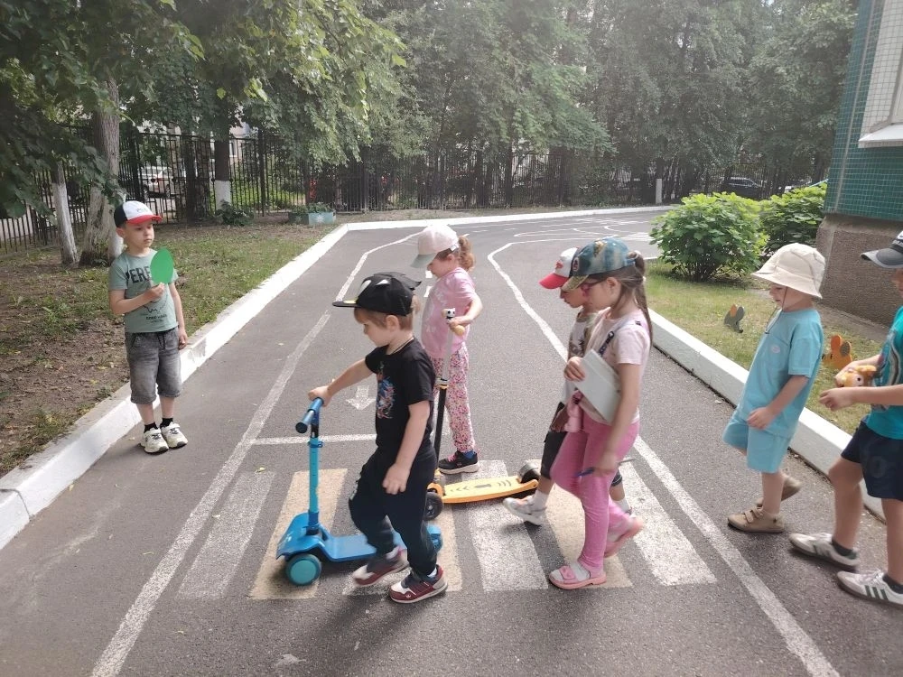 🚦 Сегодня в группе «Сказка» прошёл очень важный и актуальный тематический день, посвящ...