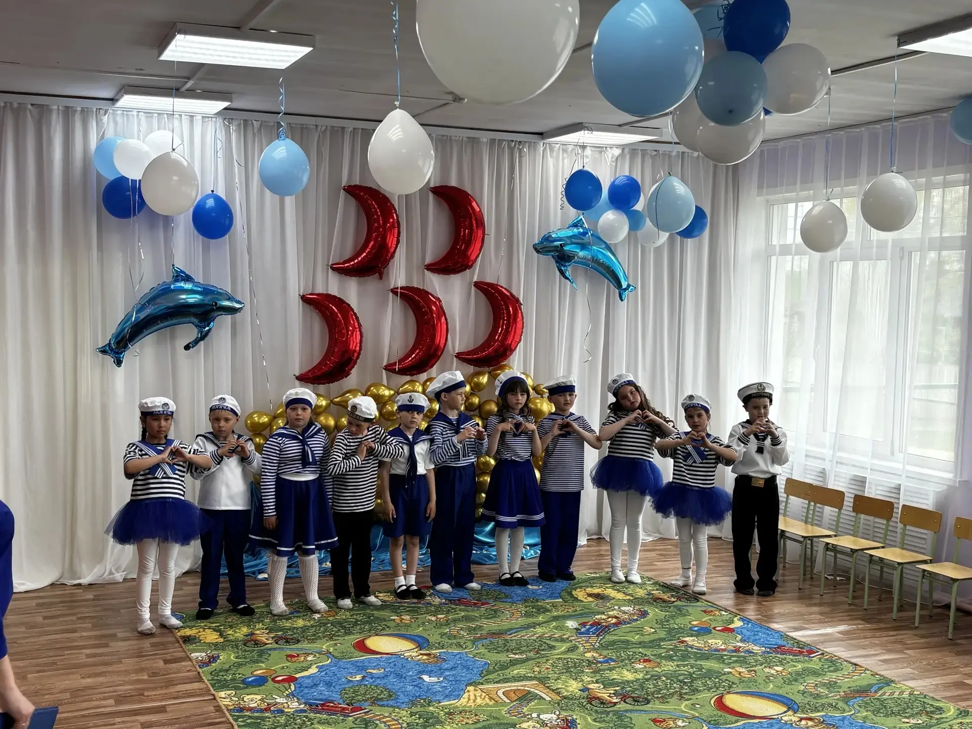 Одиннадцать шагов во взрослую жизнь: выпускной в детском саду