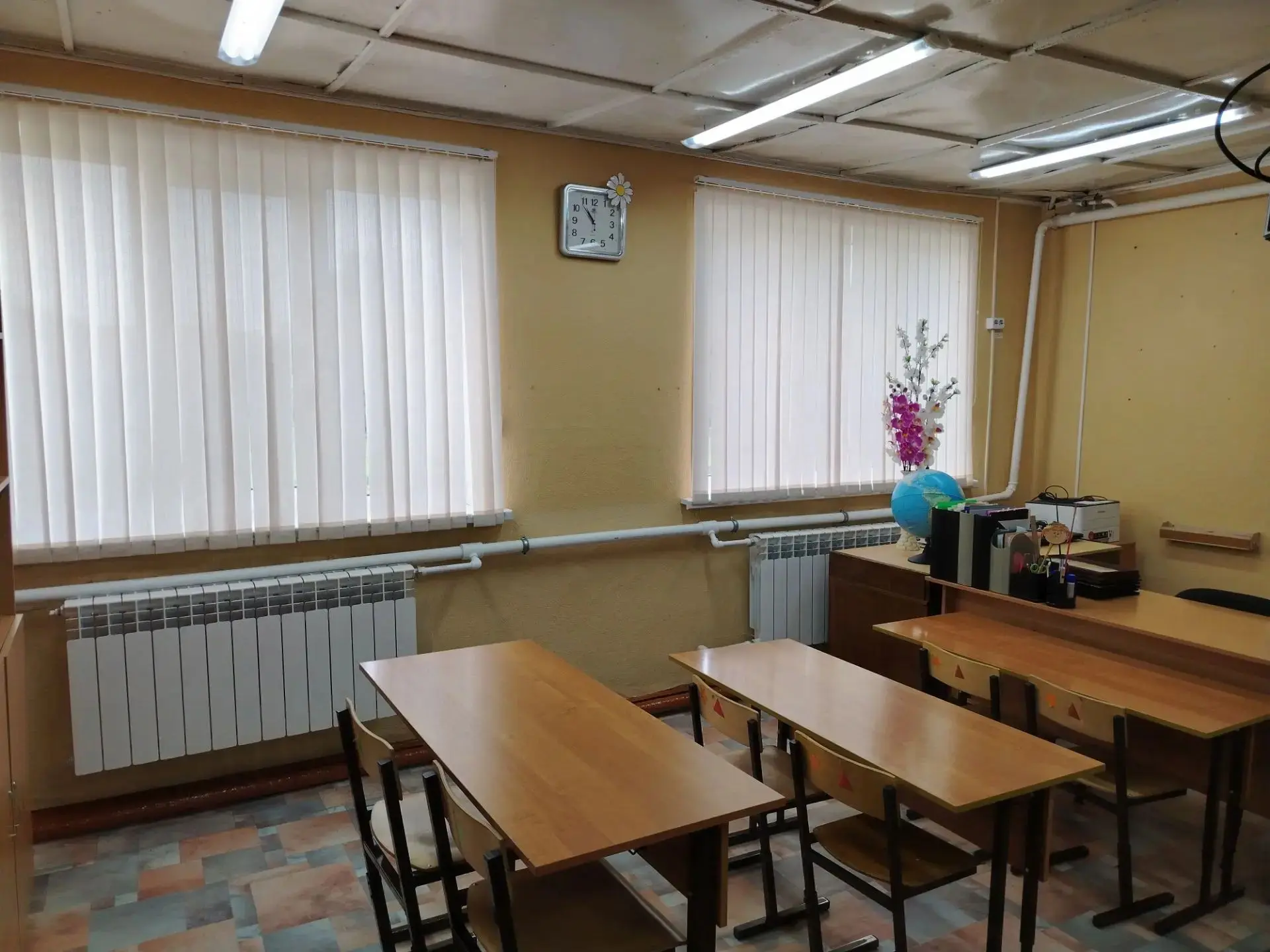 В рамках подготовки школы к новому учебному году   за счёт бюджетных средств провели ре...