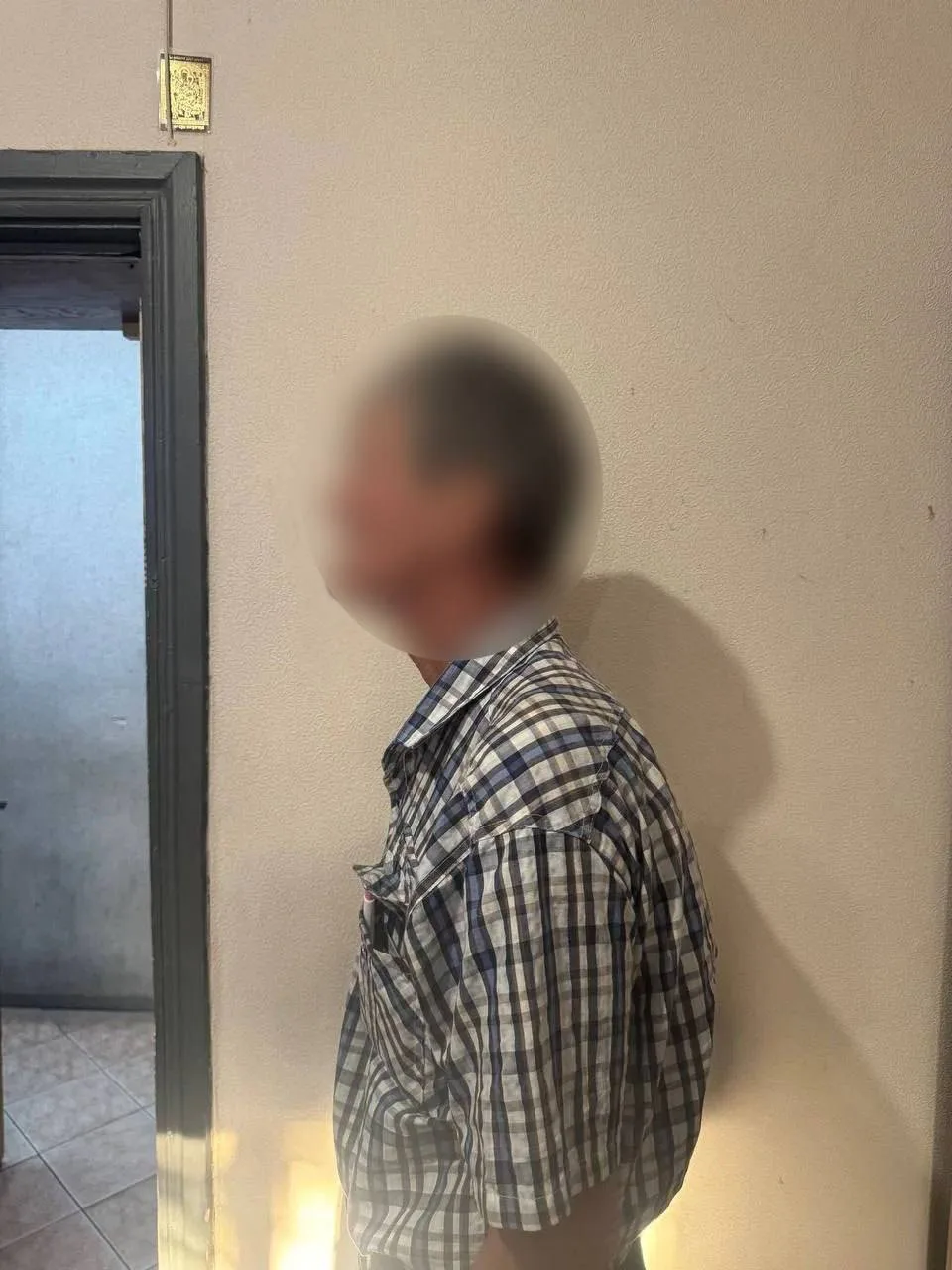 В Донецке мужчина украл у пенсионерки сумку с деньгами и телефоном