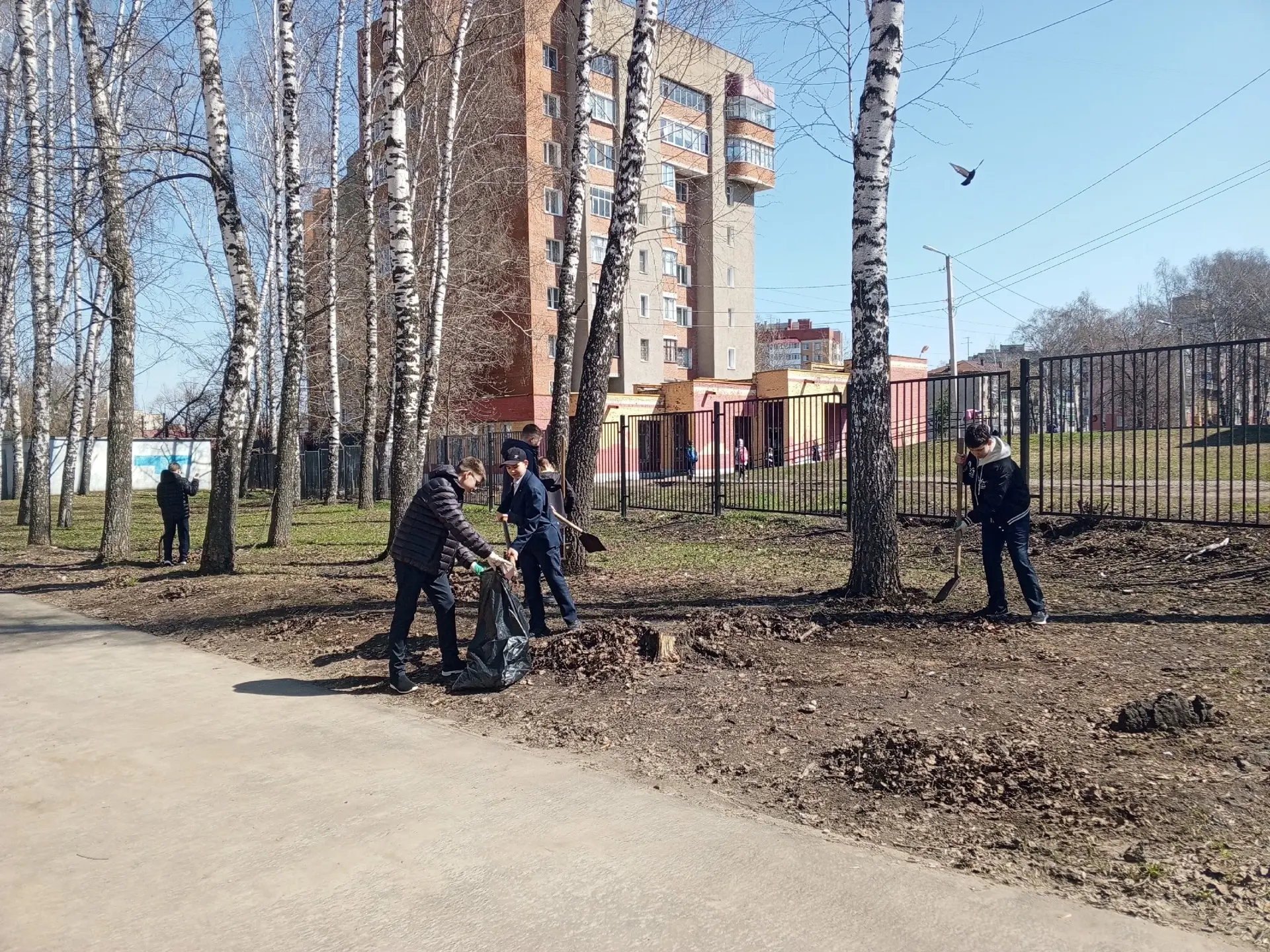 🌿 Экологическая акция «Чистый город»: начнём с родной школы! 🌿 Друзья, весна — время обновлений! И м