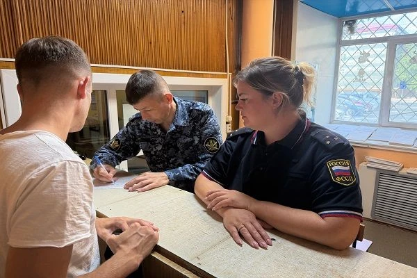 УИИ и судебные приставы — совместная работа с условно осуждёнными 🤝В Южно-Сахалинске с...