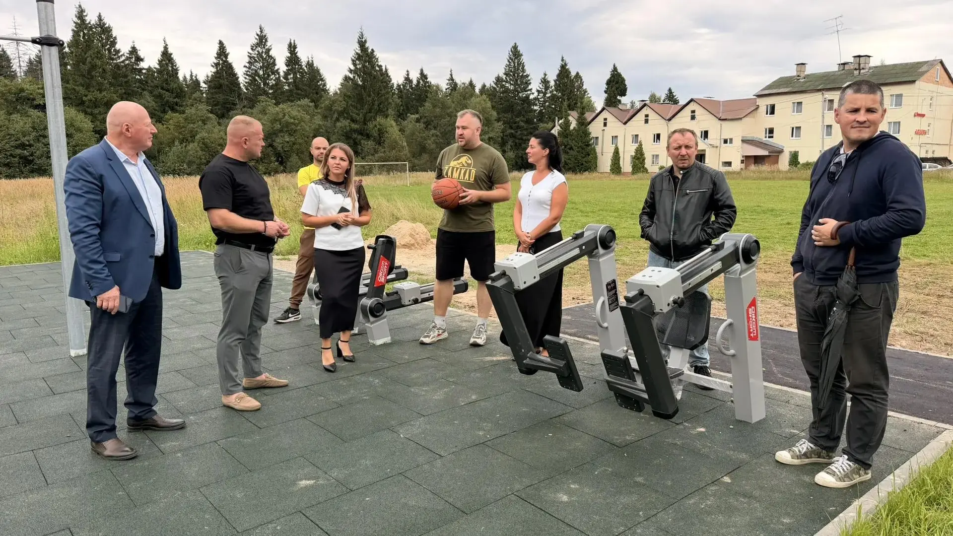 🏋️‍♀️ Установка первой в Рузском округе «умной» спортивной площадки завершается в дере...