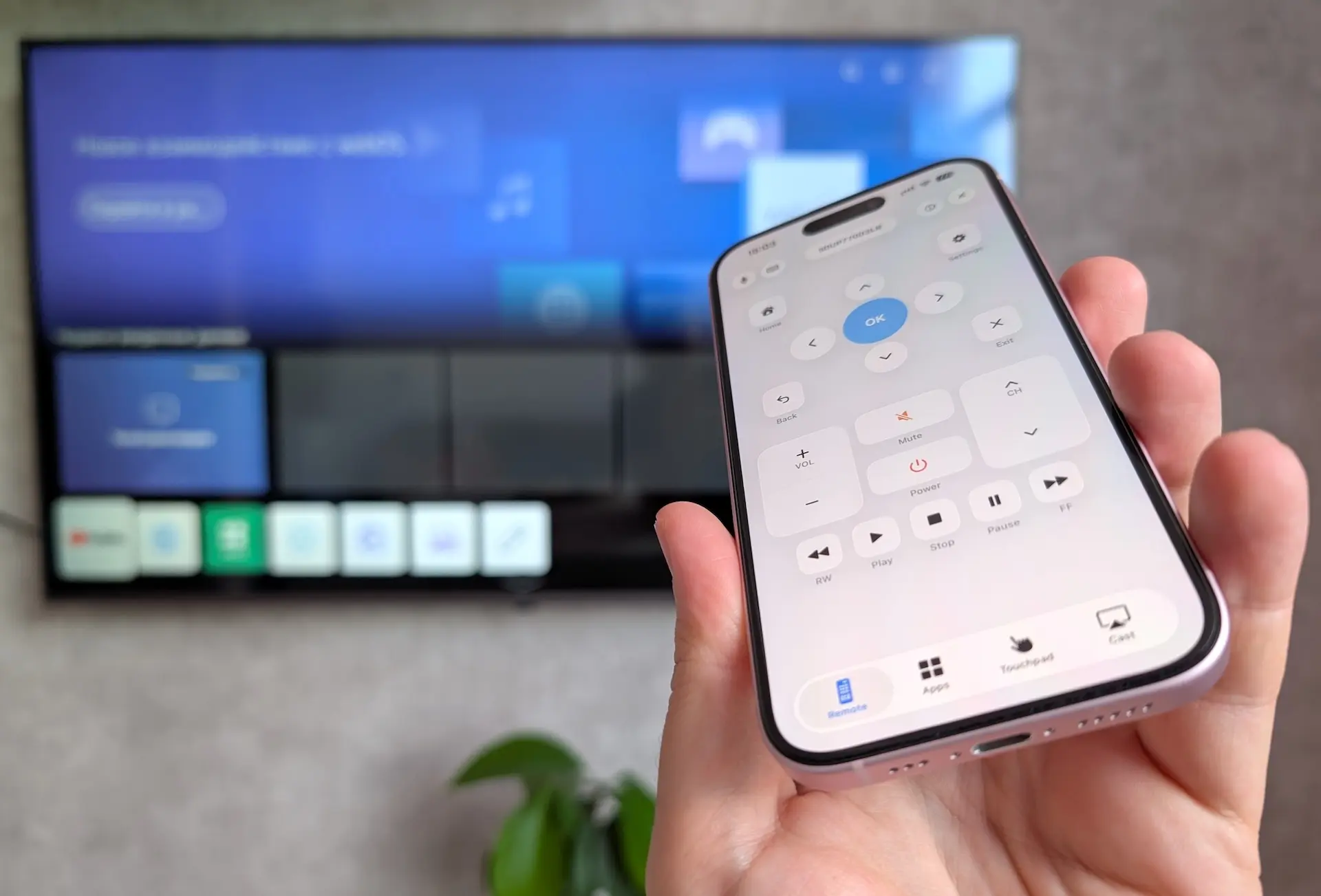 В App Store бесплатно отдают незаменимое приложение для владельцев Smart TV. Успевайте!  Оно называе