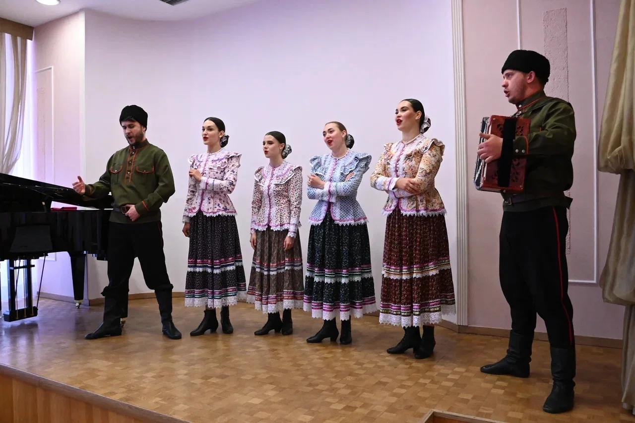 В Луганской академической филармонии с большим успехом прошла концертная программа «Душа народа в ру