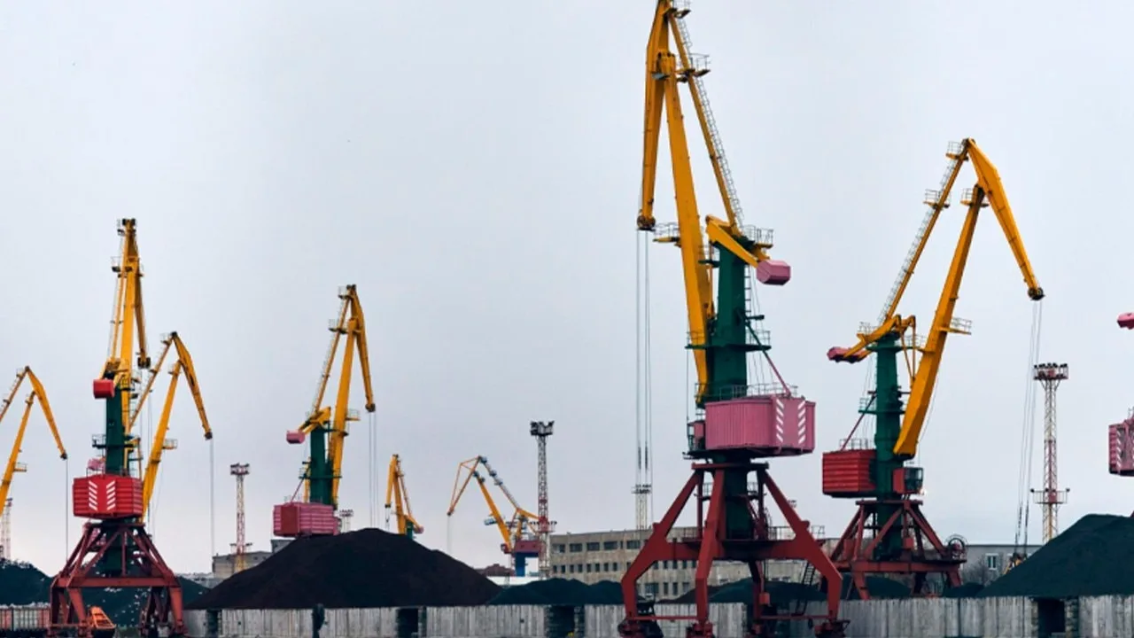 ВМРП прекращает перевалку угля ради улучшения экологии в городе 🌱